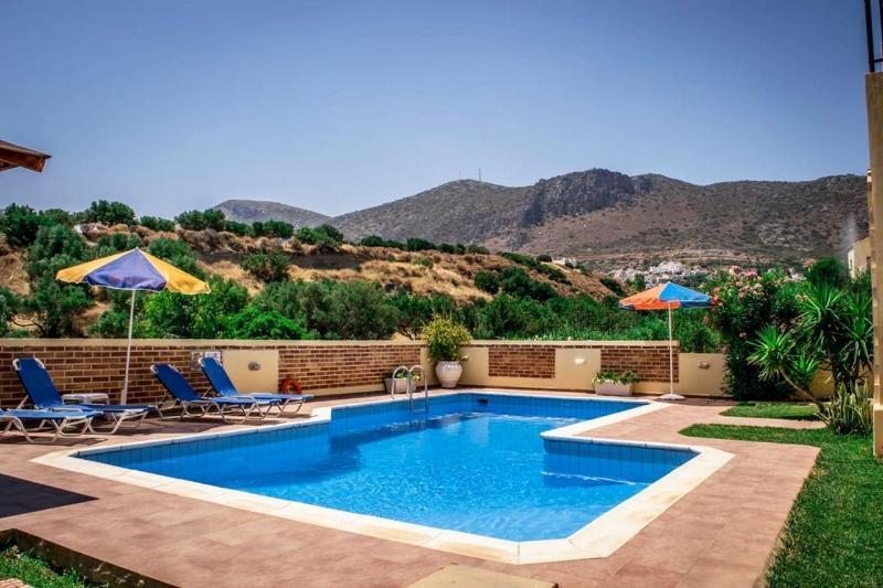 Nine Muses Villas Hersonissos  Exterior photo